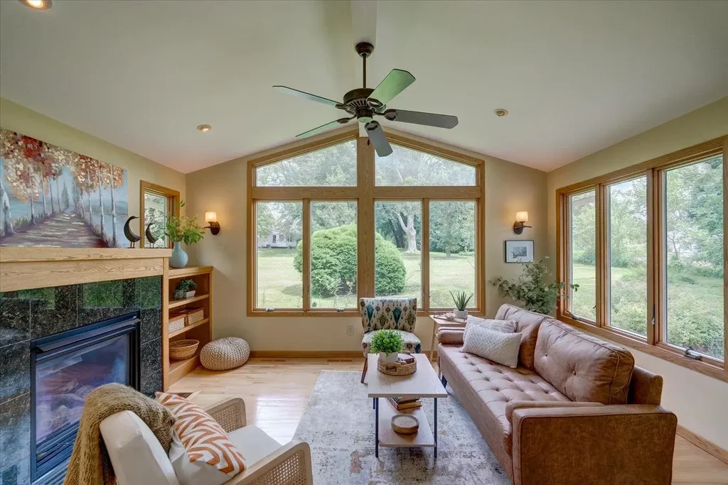 417 Yosemite Trail, Madison