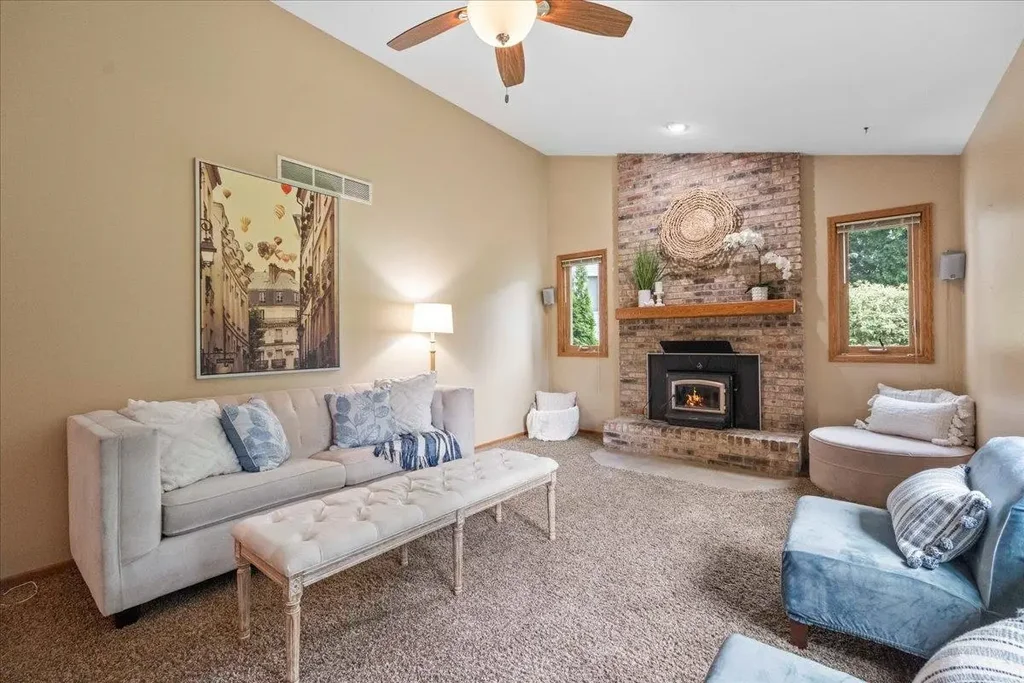 2524 Carriedale Court, Fitchburg