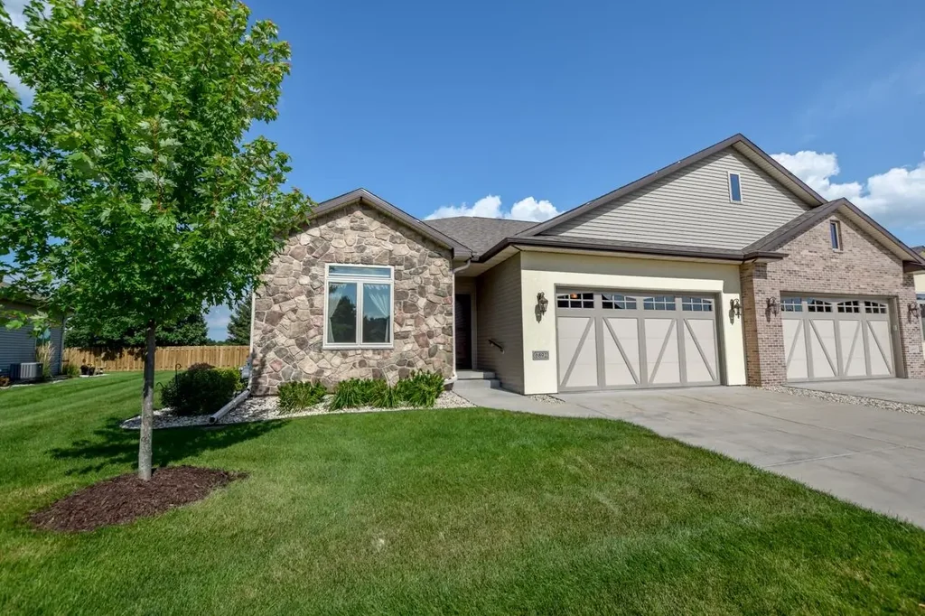 6892 Tuscan Ridge Circle, Deforest