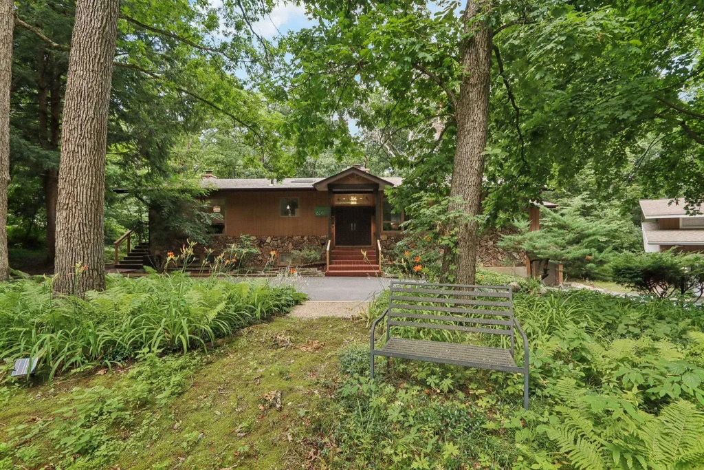 6241 S Highland Avenue, Madison