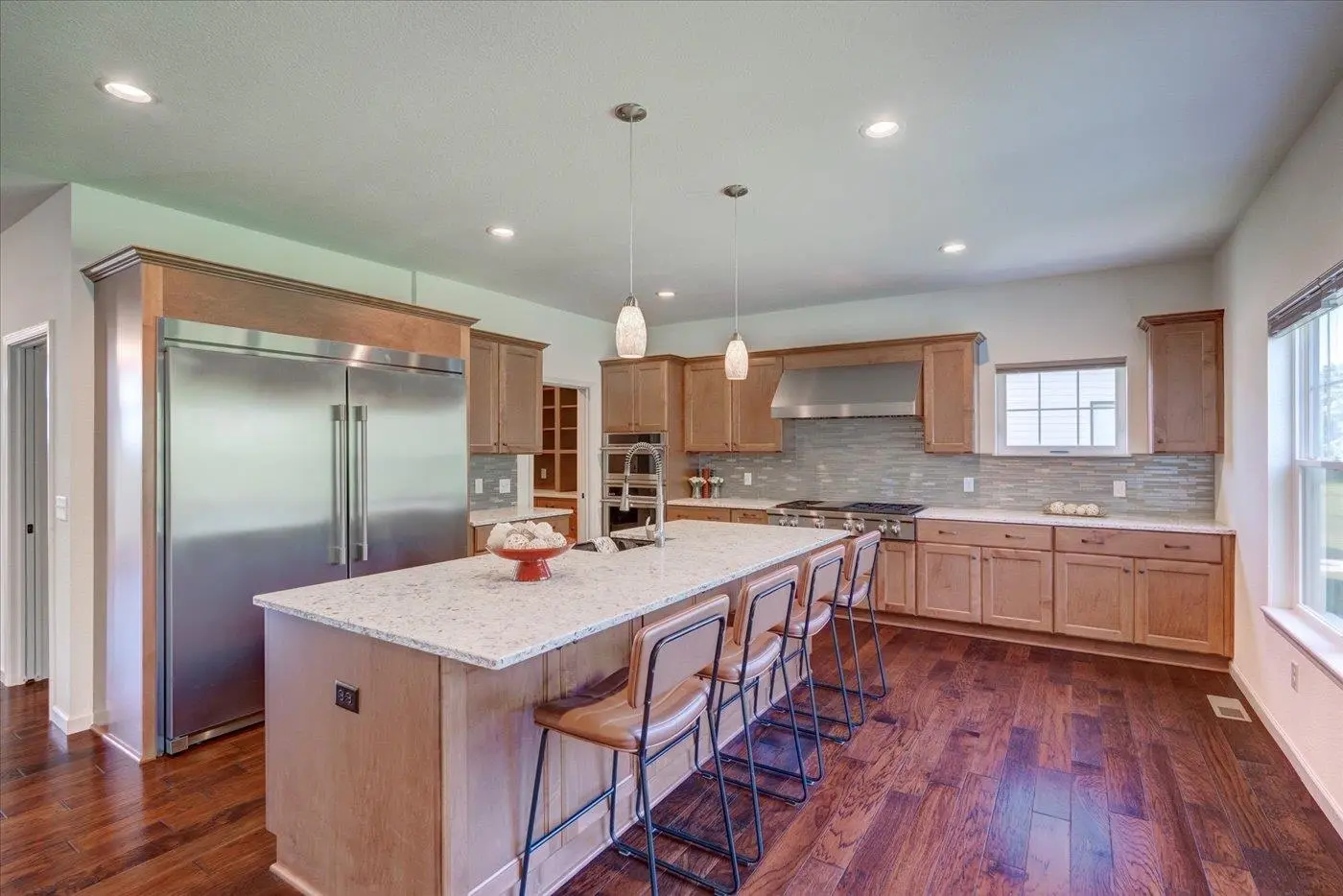 Photo of Listing #2004220