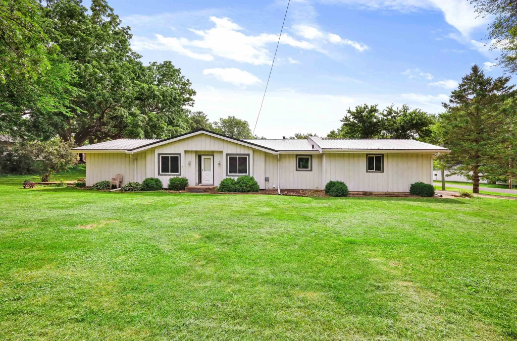 2730 Westchester Circle, Dunkirk