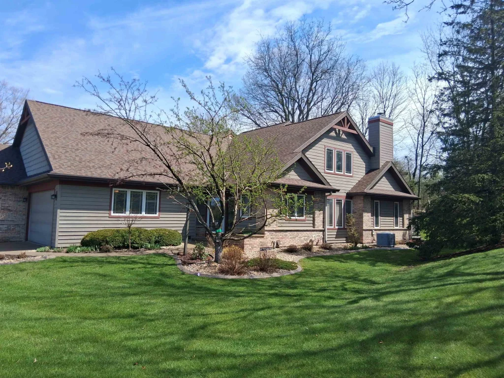 2960 Woods Edge Way, Fitchburg