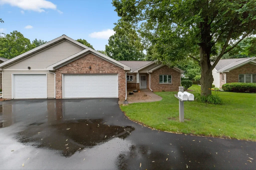 11 Saukdale Trail, Madison