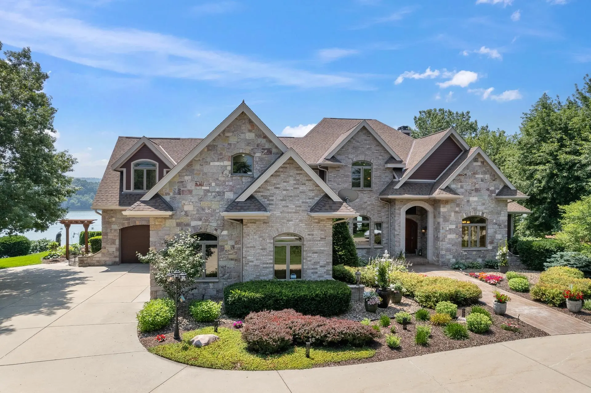 Photo of Listing #2004620