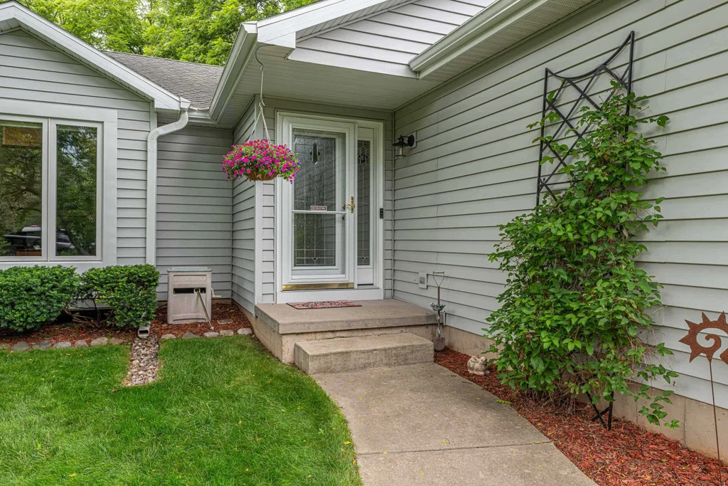 7549 W Village Crest Drive, Madison