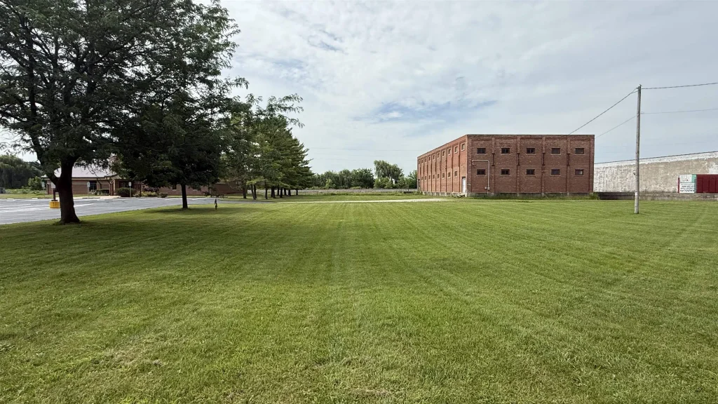 302 W Stroud Street, Randolph