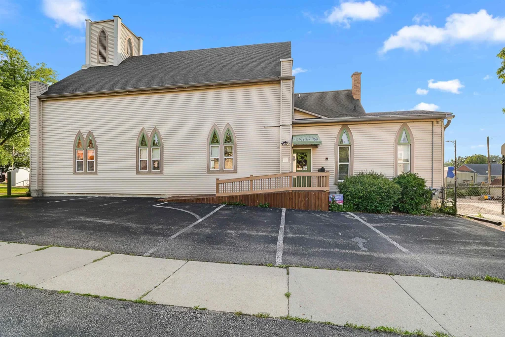 130 E Maple Avenue, Beaver Dam