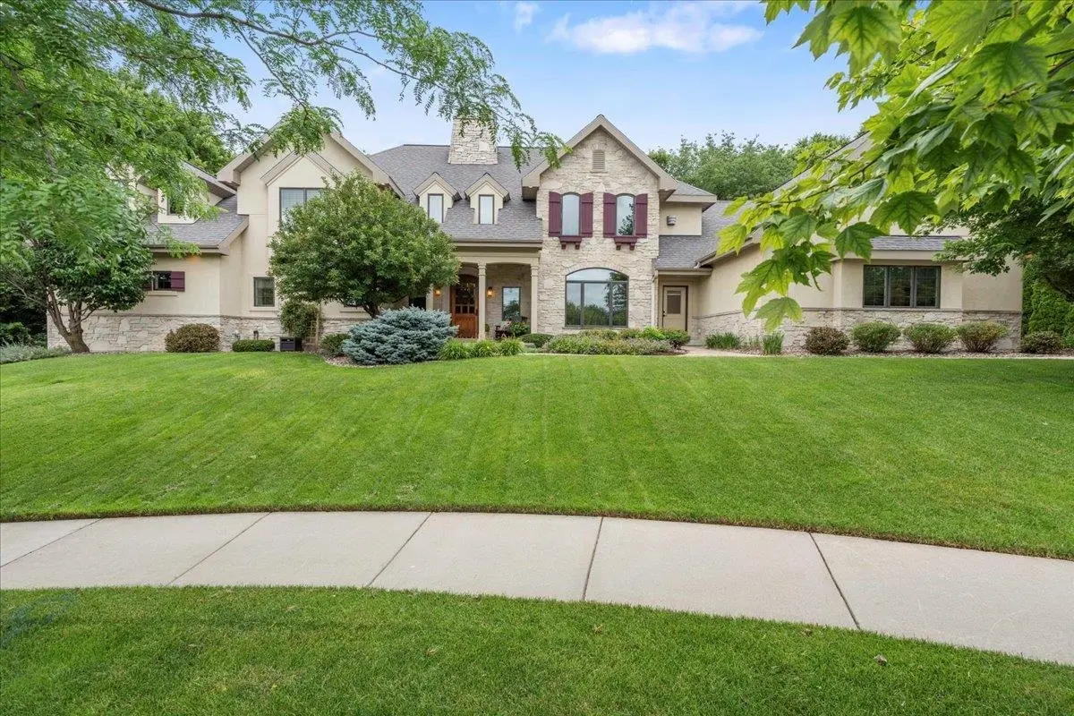 Photo of Listing #2004883