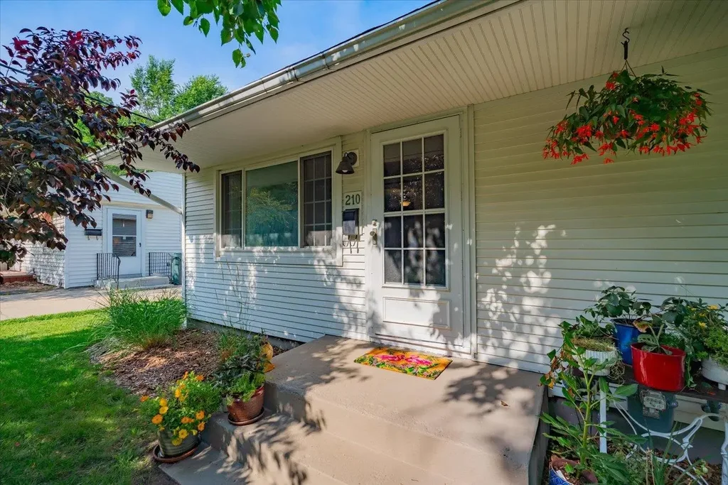 210 Dempsey Road, Madison