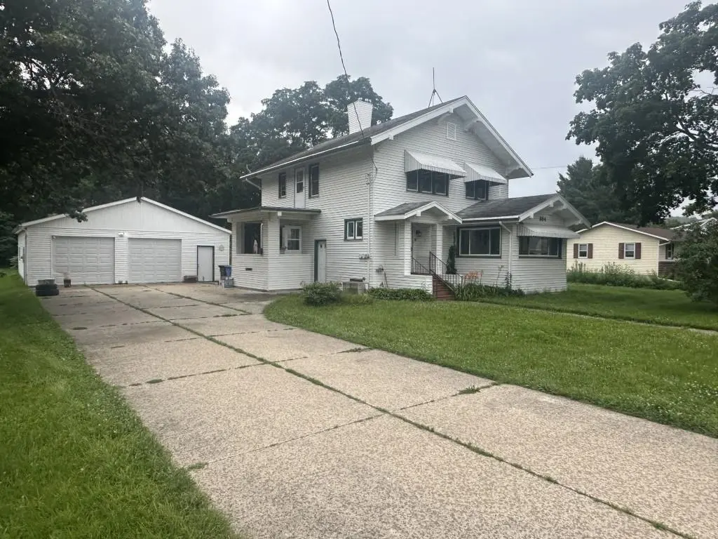 384 Willow Street, Arena