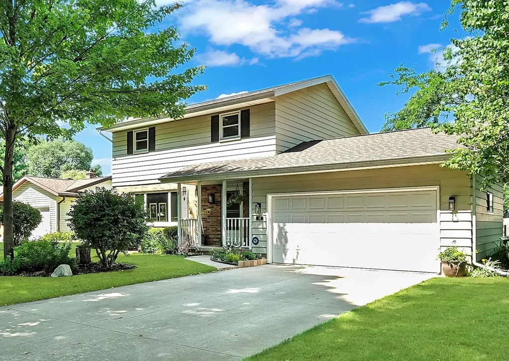 10 Lukken Court, Madison