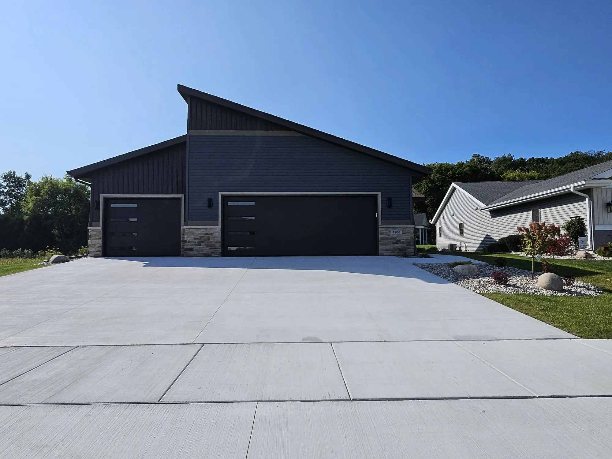 Photo of Listing #2005163