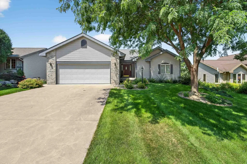 5574 Bantry Lane, Fitchburg