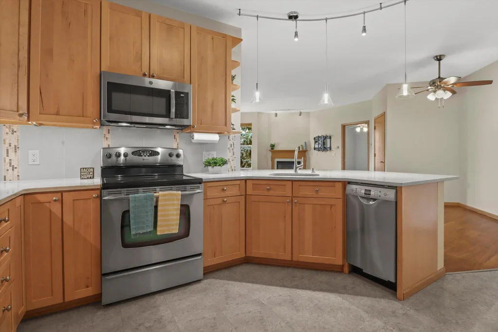 #7 - 3134 Dorchester Way, Madison