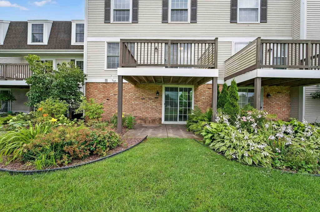 7370 Old Sauk Road, Madison