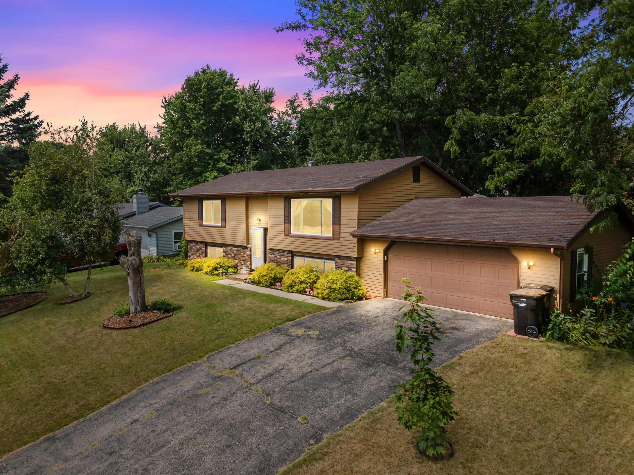 Photo of Listing #2005717