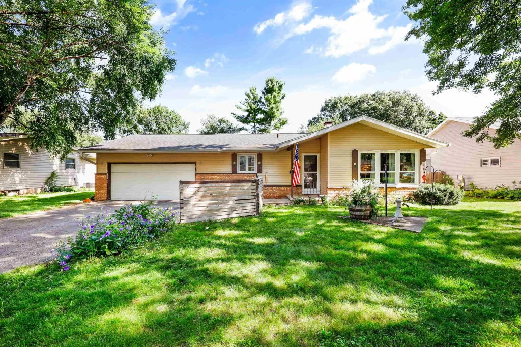 1222 Iowa Drive, Madison