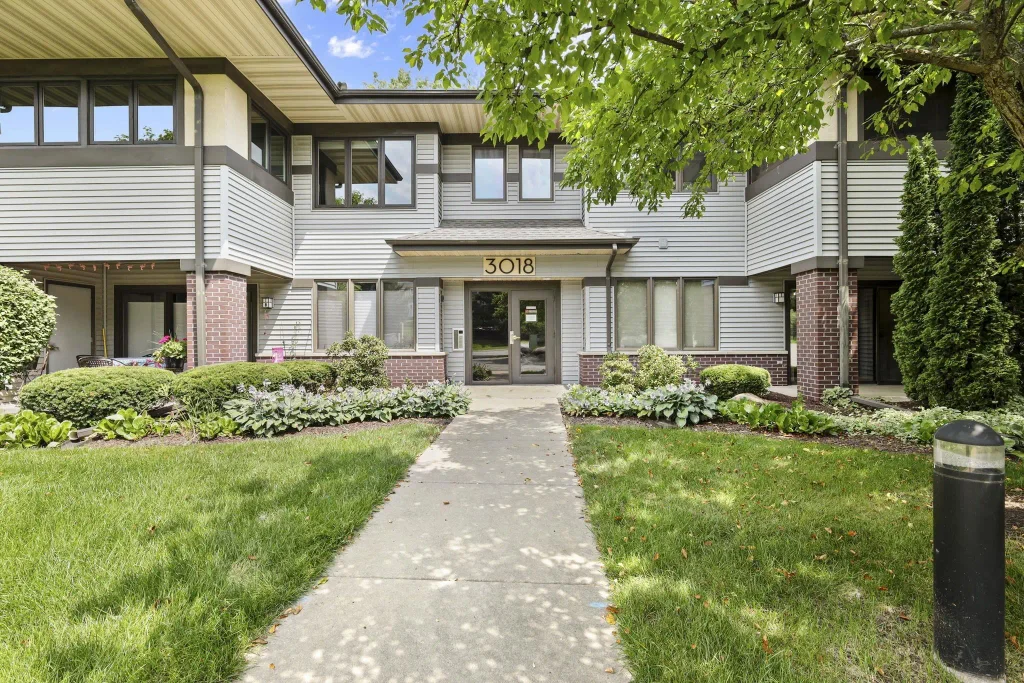 #210 - 3018 Yarmouth Greenway Drive, Fitchburg