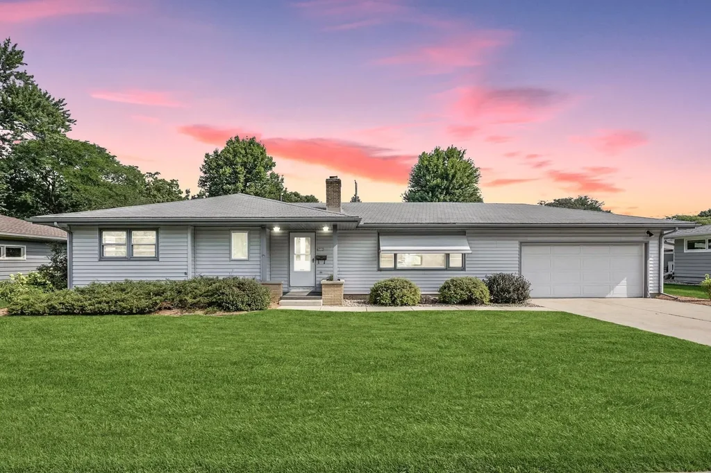 6712 South Avenue, Middleton