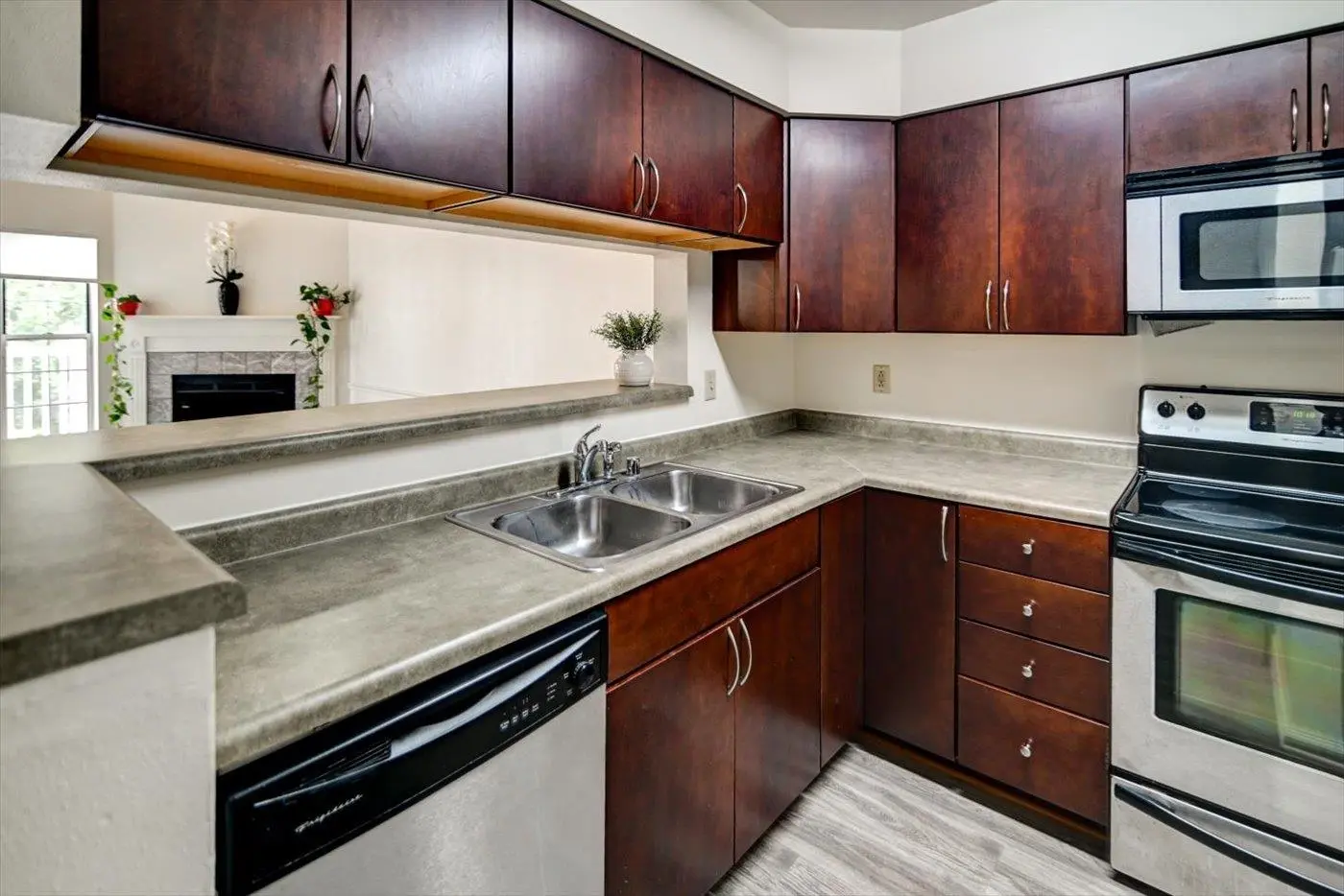 Photo of Listing #2006235