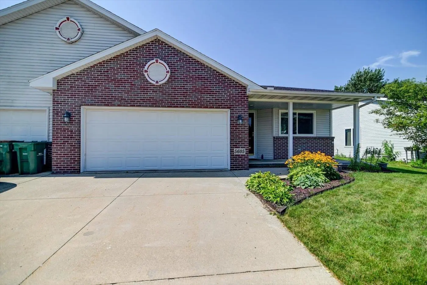 Photo of Listing #2006275