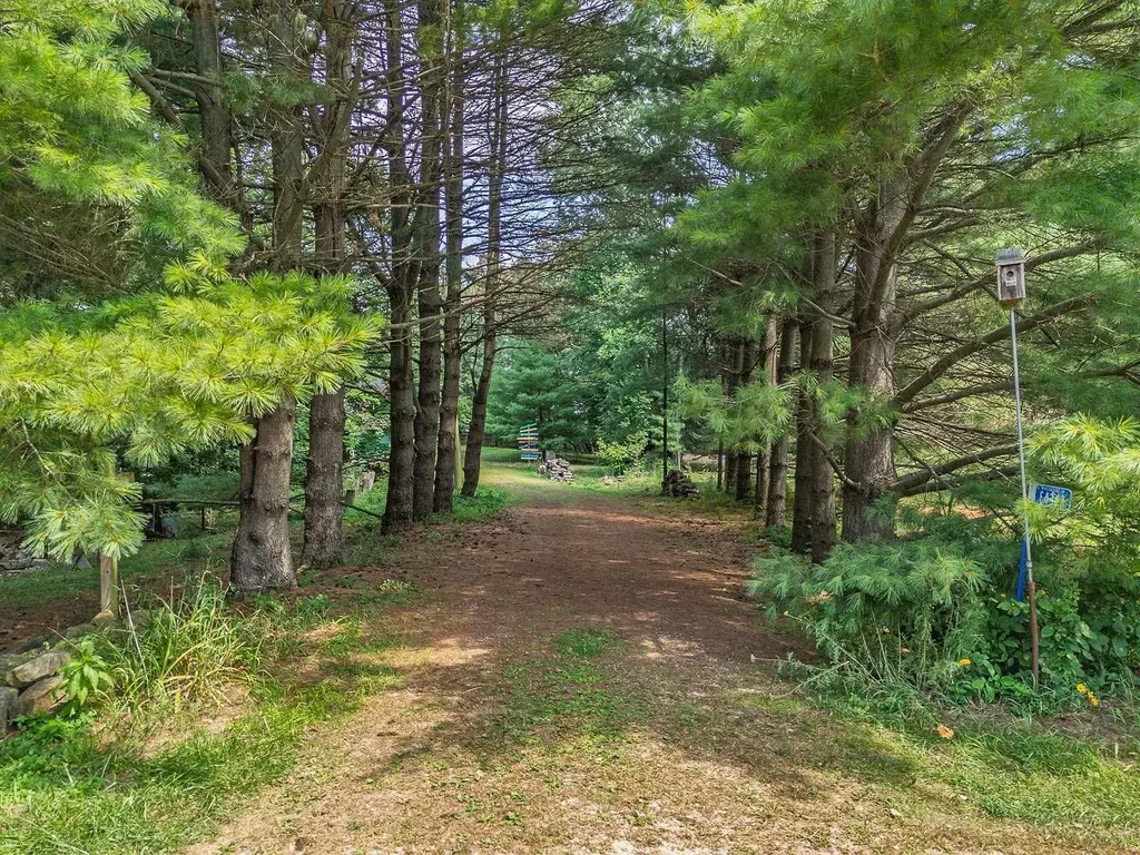 E4368 W Redstone Drive, La Valle