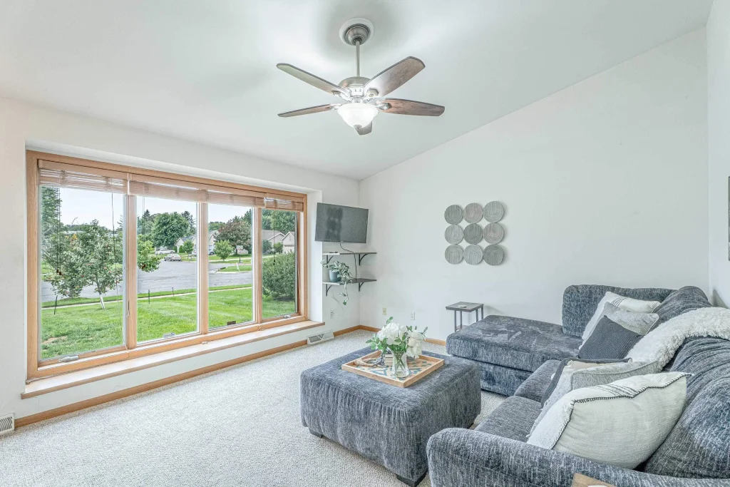 851 North Edge Trail, Verona