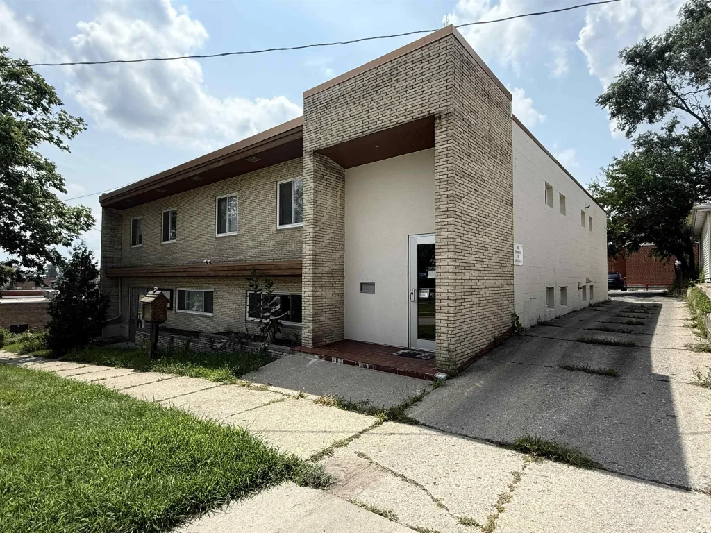 416 College Street, Beloit