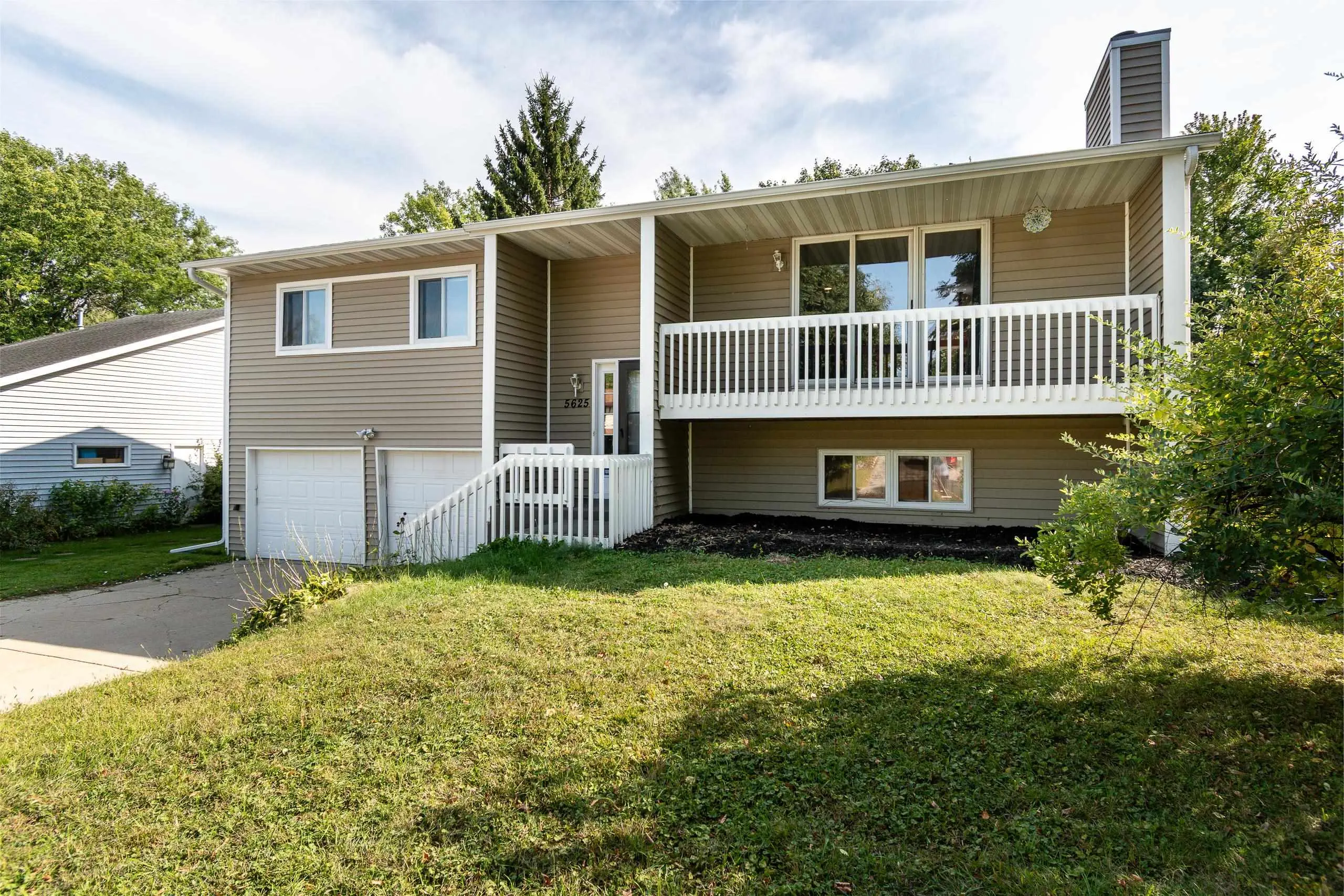 Photo of Listing #2006630