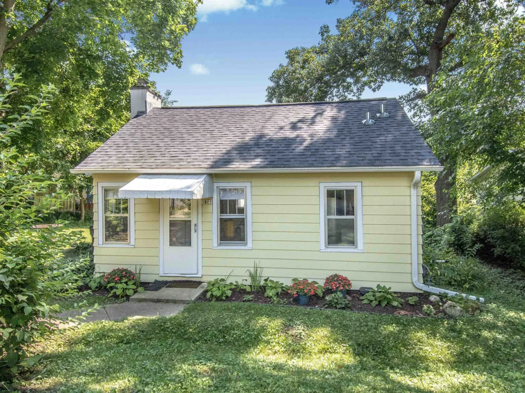 5805 Roosevelt Street, Middleton