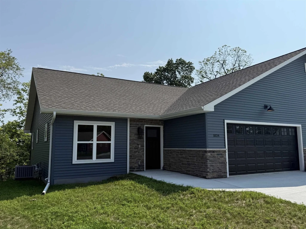 1024 Armida Court, Reedsburg