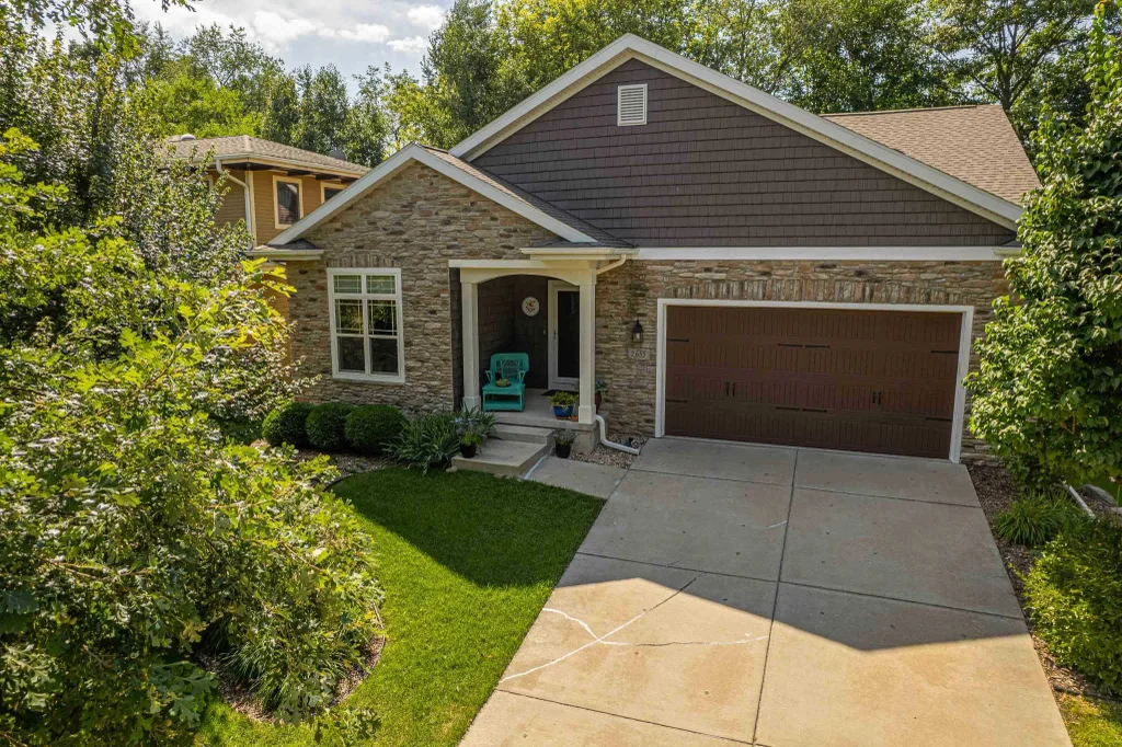 2655 Dungarvan Road, Fitchburg