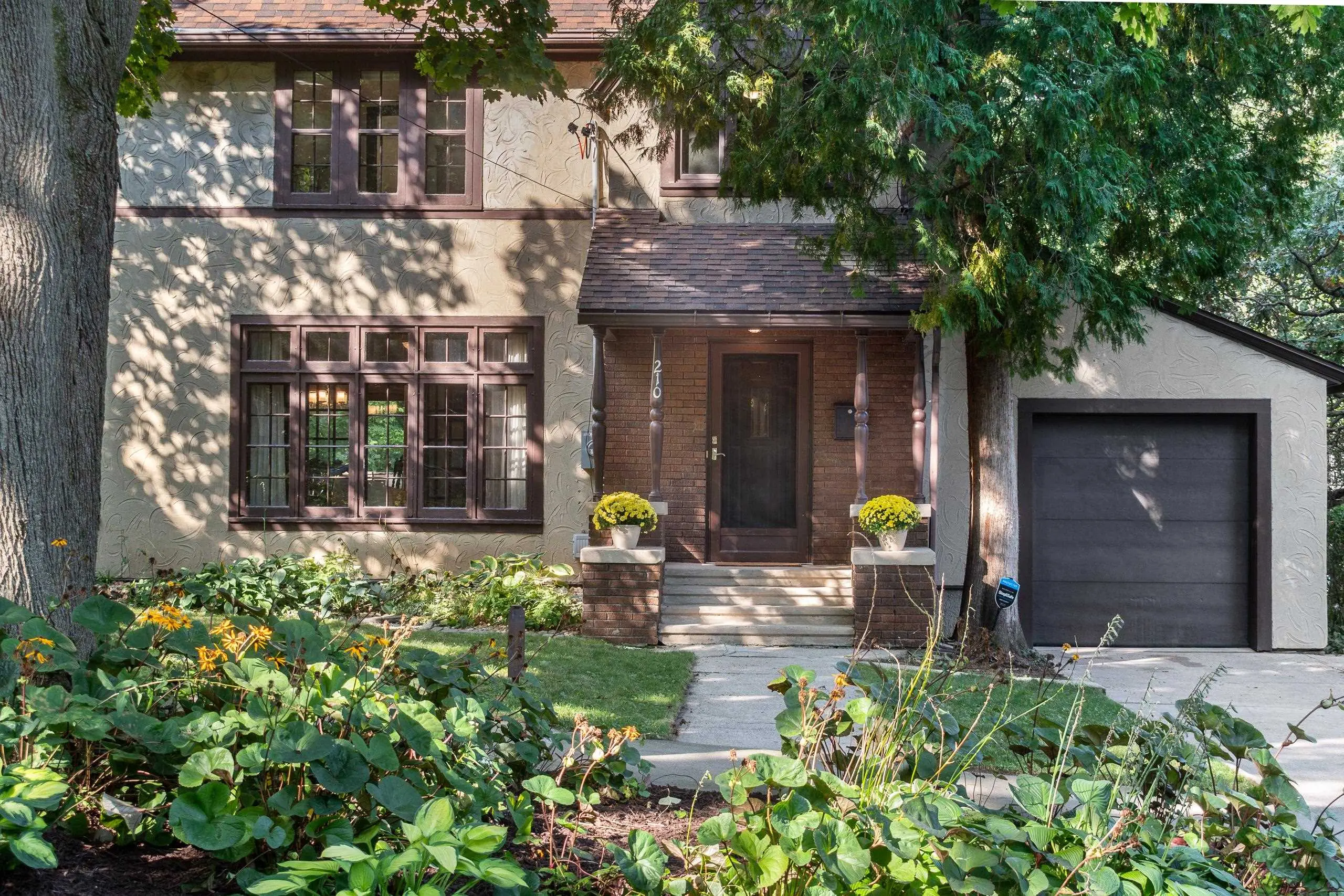 Photo of Listing #2007359