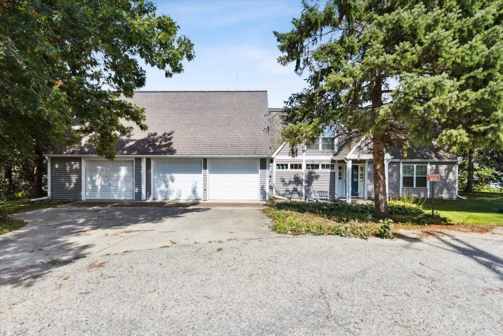 11670 N Lakeview Drive, Milton