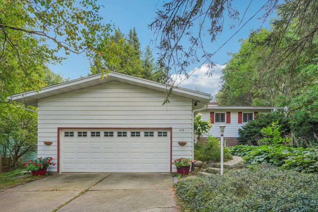 479 Agnes Drive, Madison