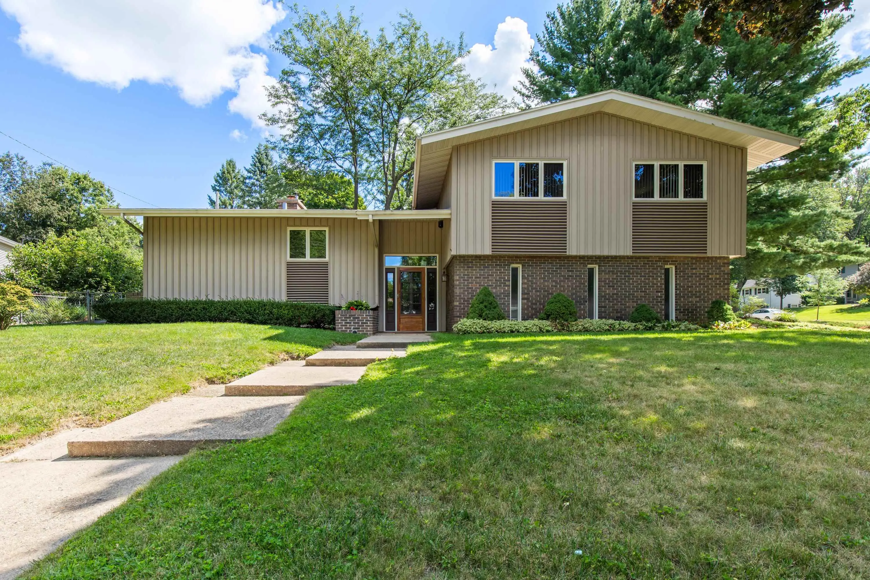 Photo of Listing #2007539