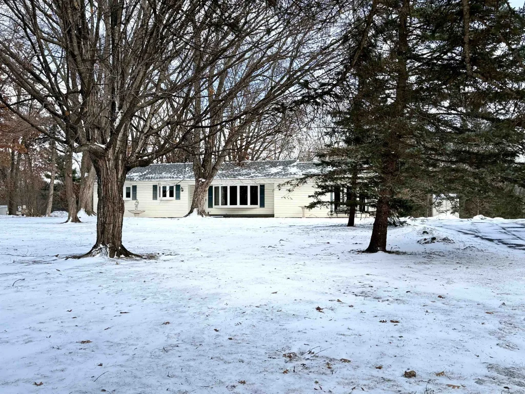 7368 Tetiva Road, Roxbury