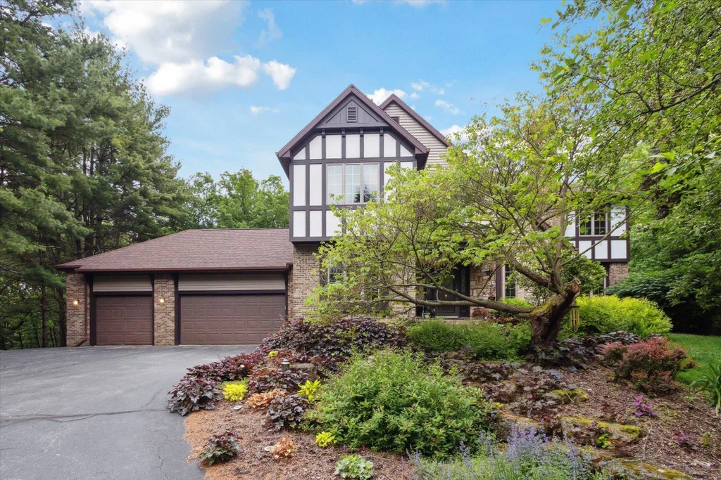 2370 E Sylvan Lane, Harmony