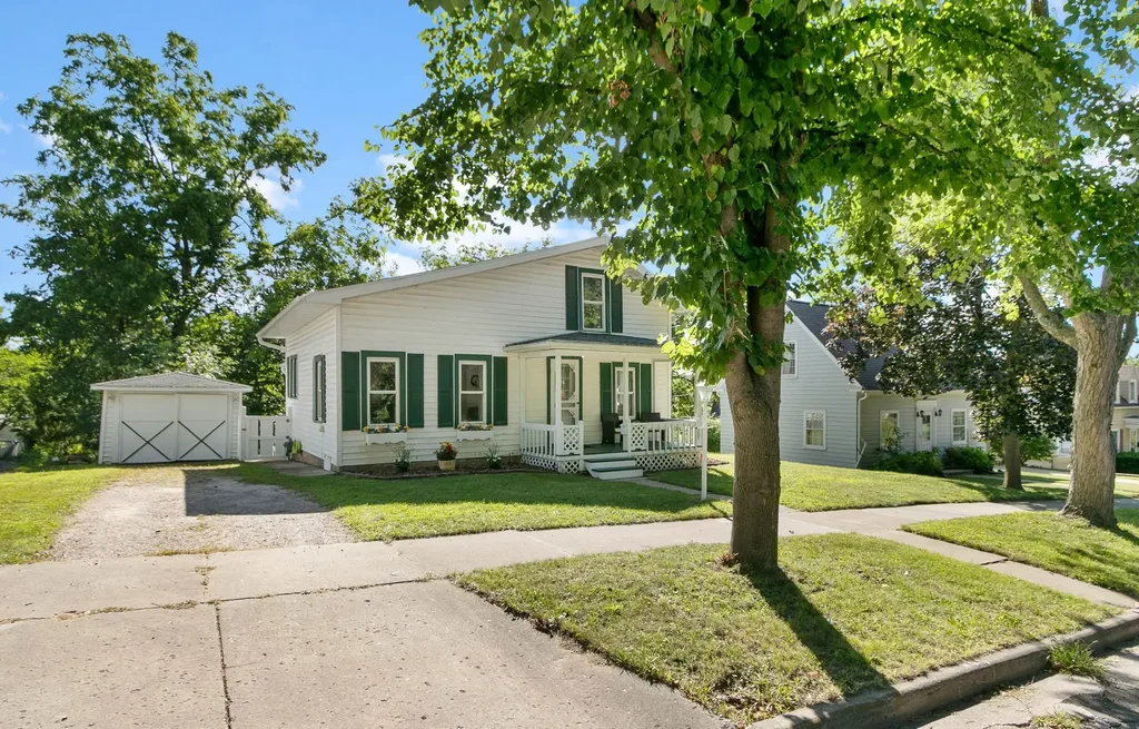 1326 Ash Street, Baraboo