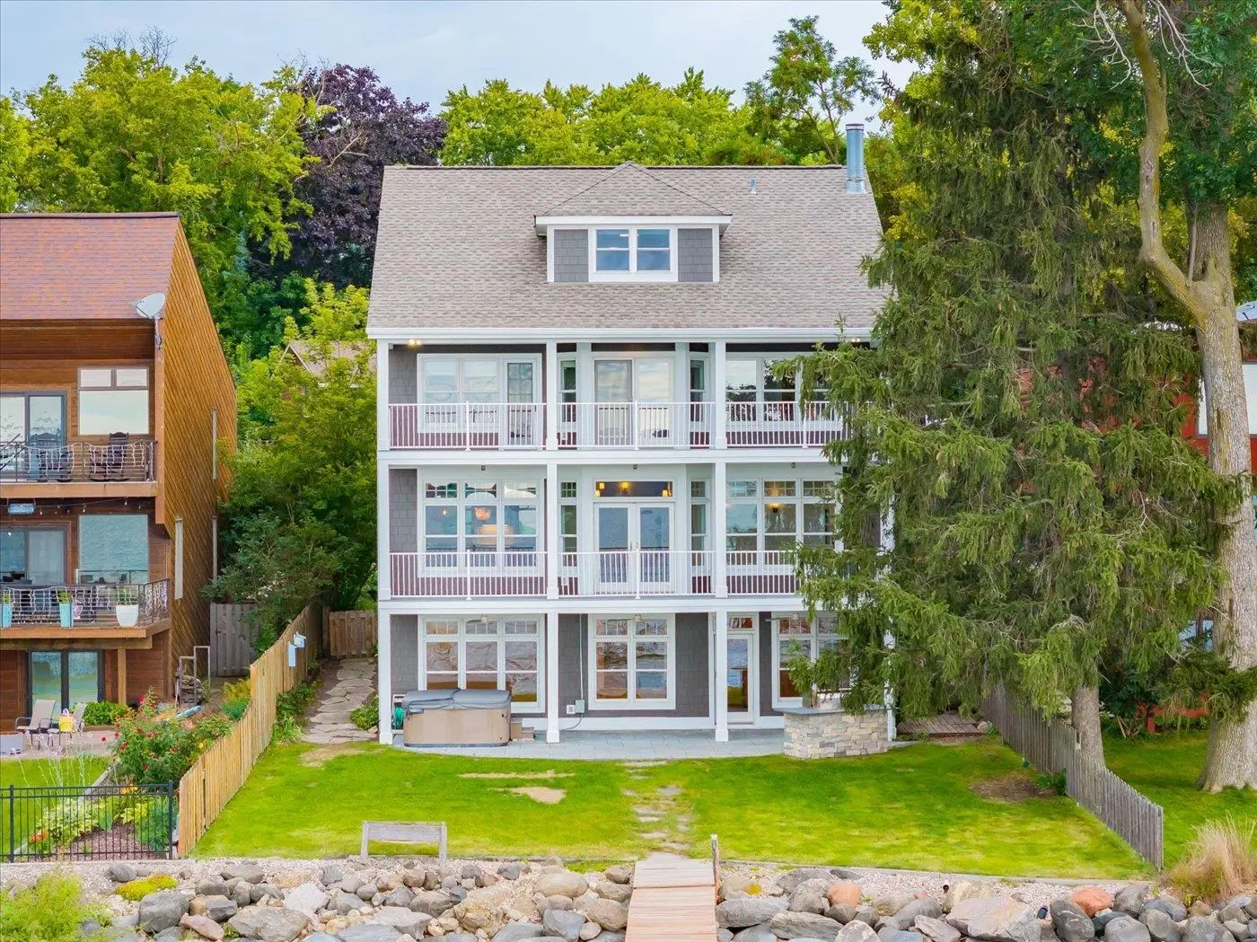 Photo of Listing #2007823