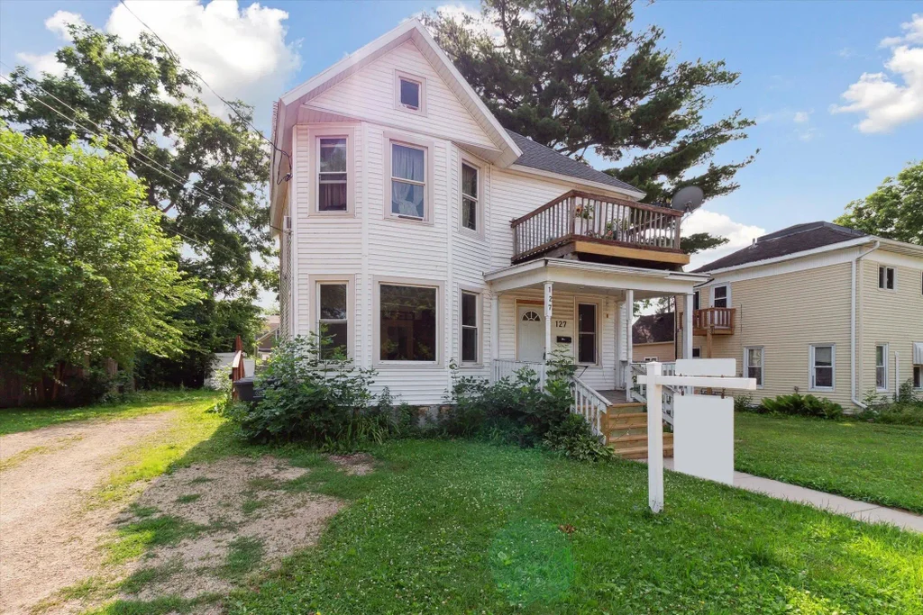 127 N Madison Street, Stoughton