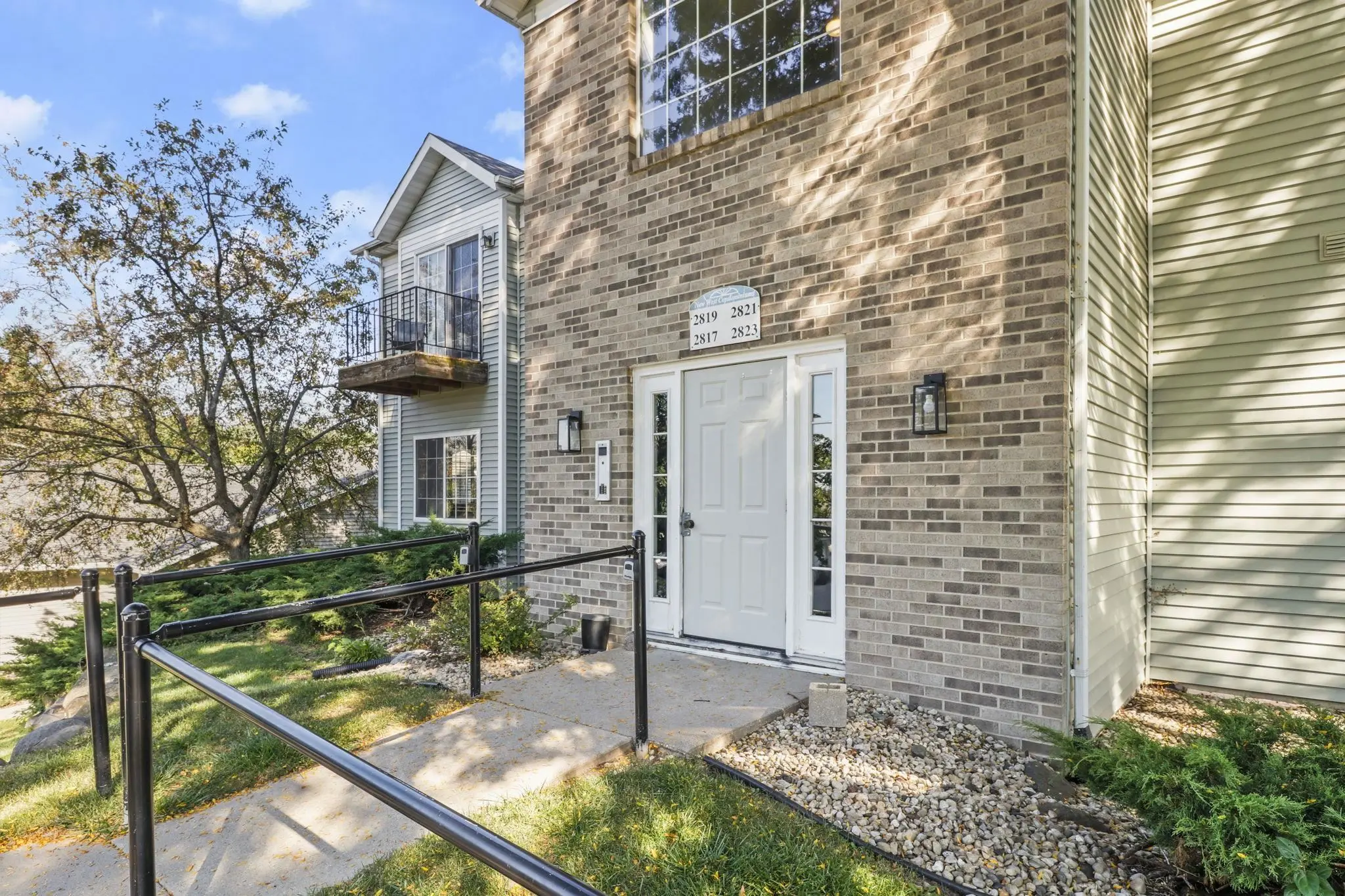 Photo of Listing #2007893