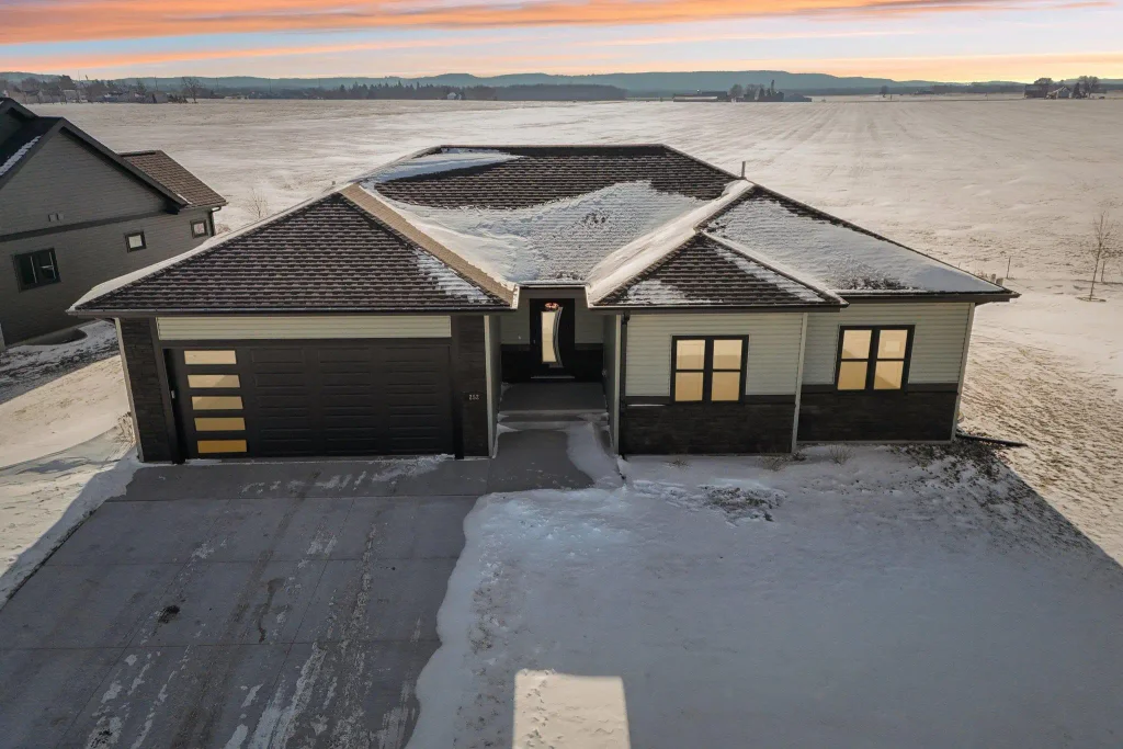 252 Falcon Court, Sauk City