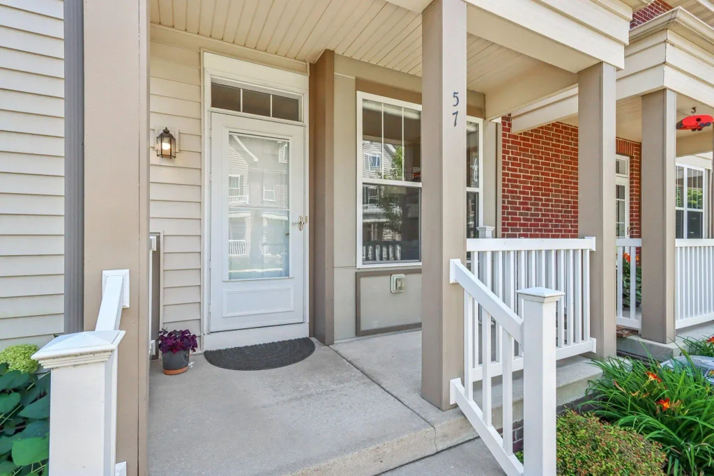 57 S Gardens Way, Fitchburg