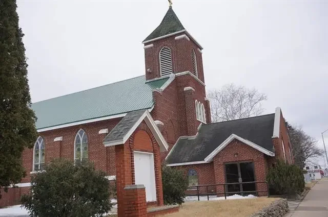 172 N Main St Street, Adams