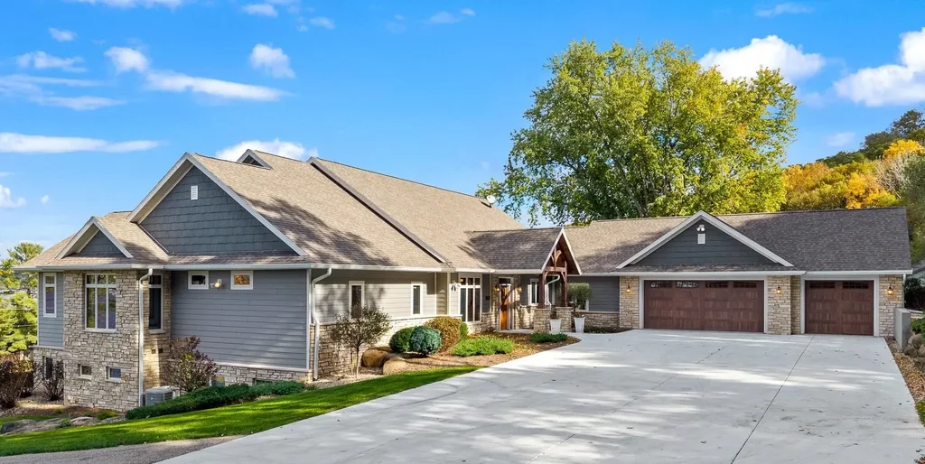 N2420 Highway 188, West Point