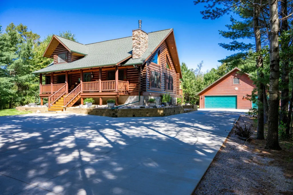 W5954 N Lake Drive, Germantown