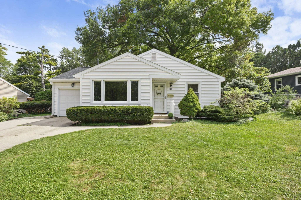 461 Charles Lane, Madison