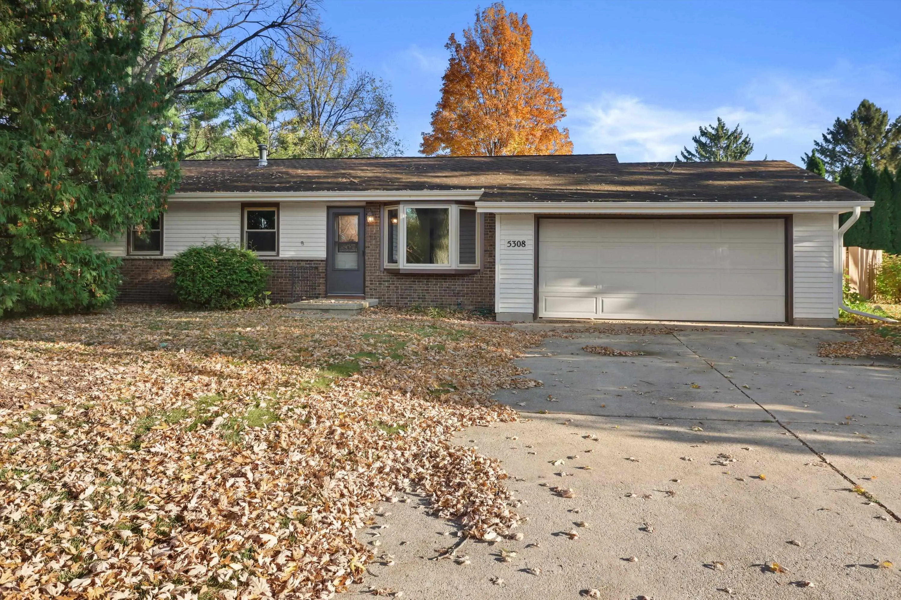 Photo of Listing #2008331